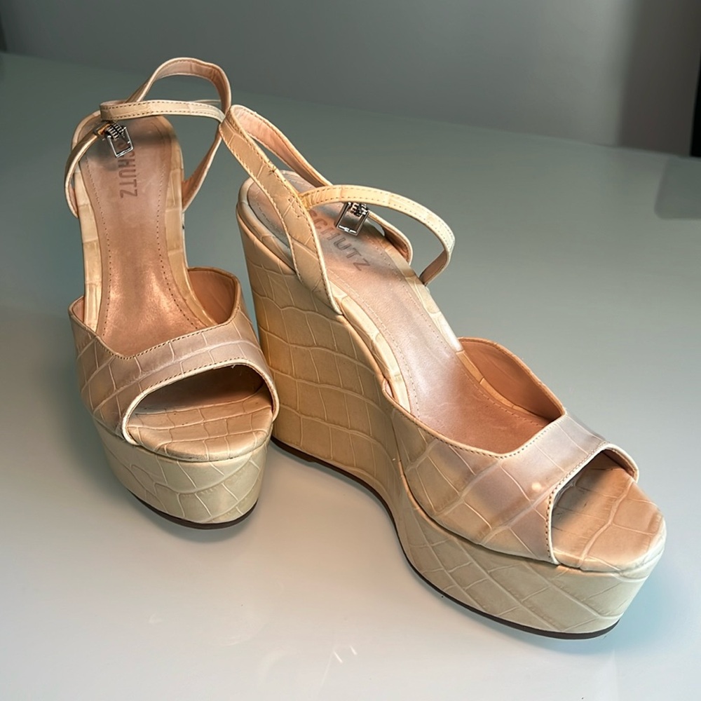 Never worn schultz wedges